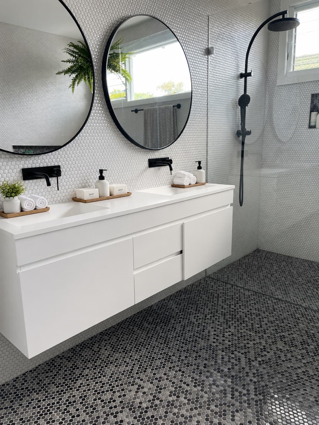 Focus cleaner finishing an Airbnb turnover